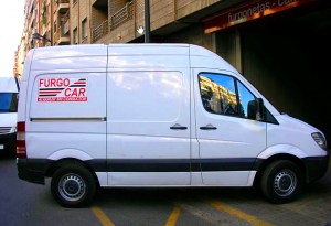 ¿BUSCAS FURGONETA PARA MUDANZAS?